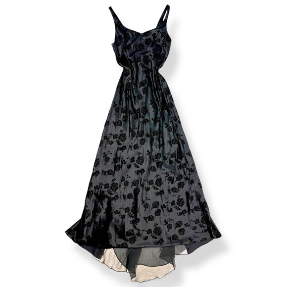 90's Morticia Addams black velvet rose deep v-back gown with train by NIKI LIVAS - Picture 14 of 16